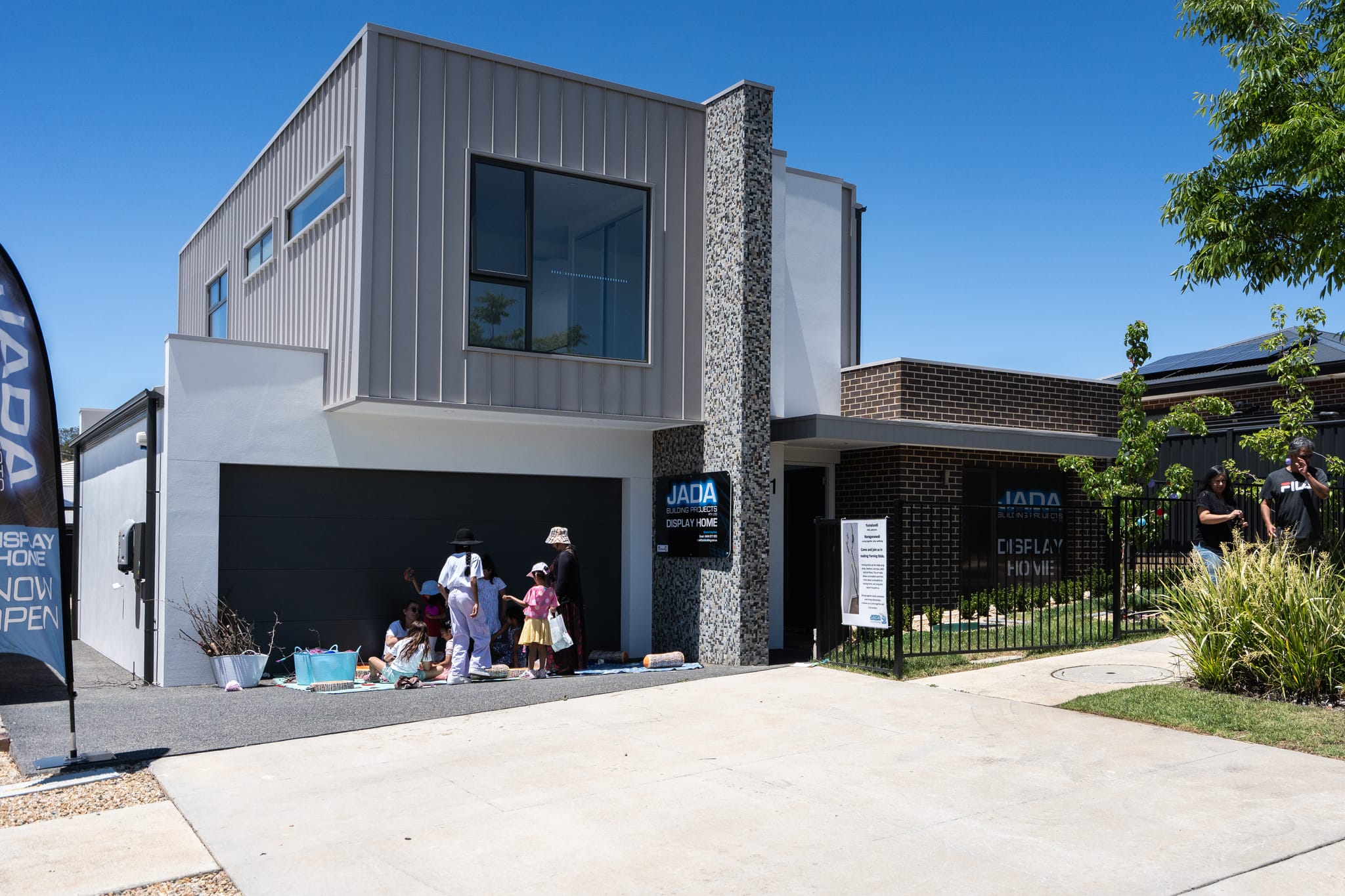 Jada Elite front of homes